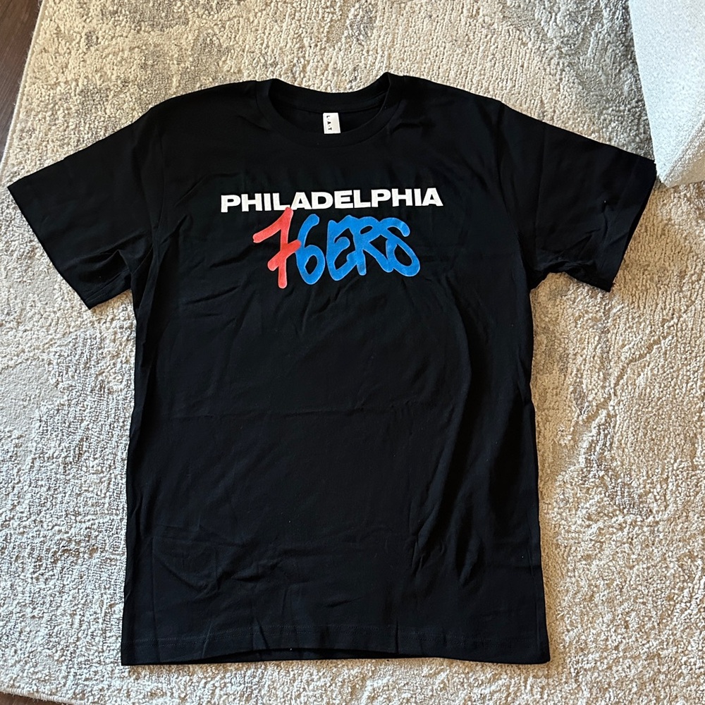 Black Youth XL Philadelphia 76ers T-Shirt